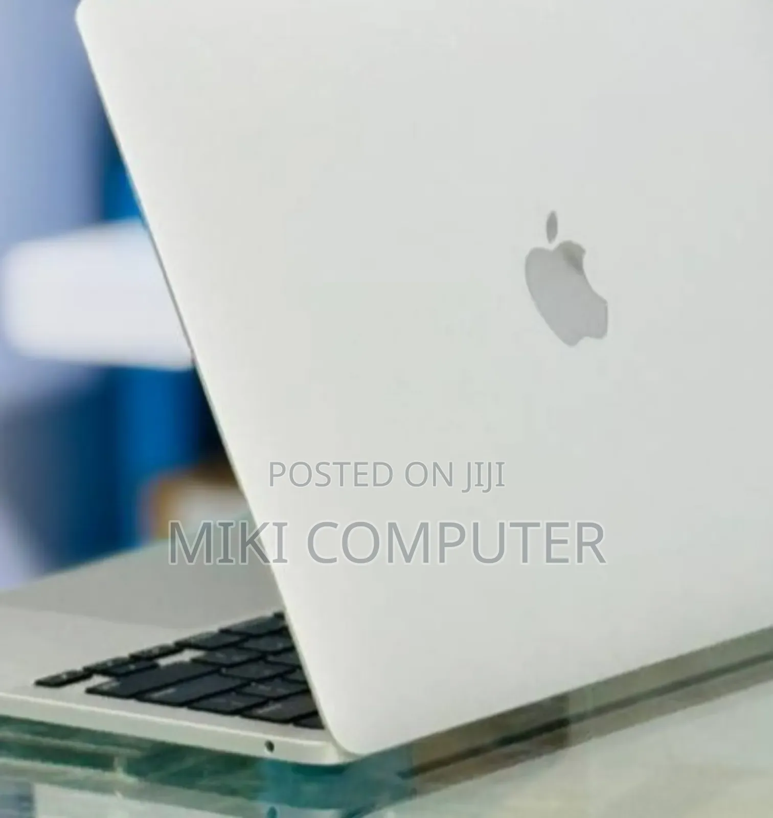 New Laptop Apple MacBook Pro 2022 M2 8GB Intel SSD 512GB