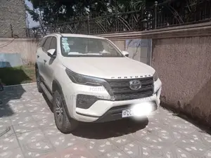 Toyota Fortuner 2022 Ivory