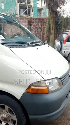 Toyota HiAce 2006 White