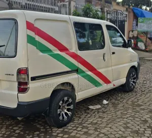 Toyota HiAce 2007 White