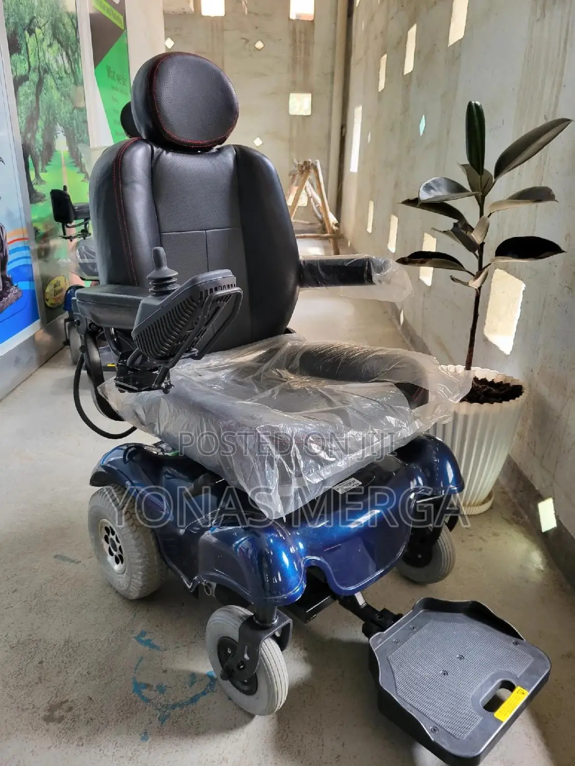 Electric Wheelchair 150kg=Weight Capacity With Challenger Accessory