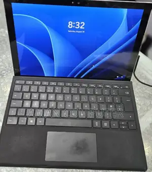 New Laptop Microsoft Surface 8GB Intel Core I5 SSD 256GB