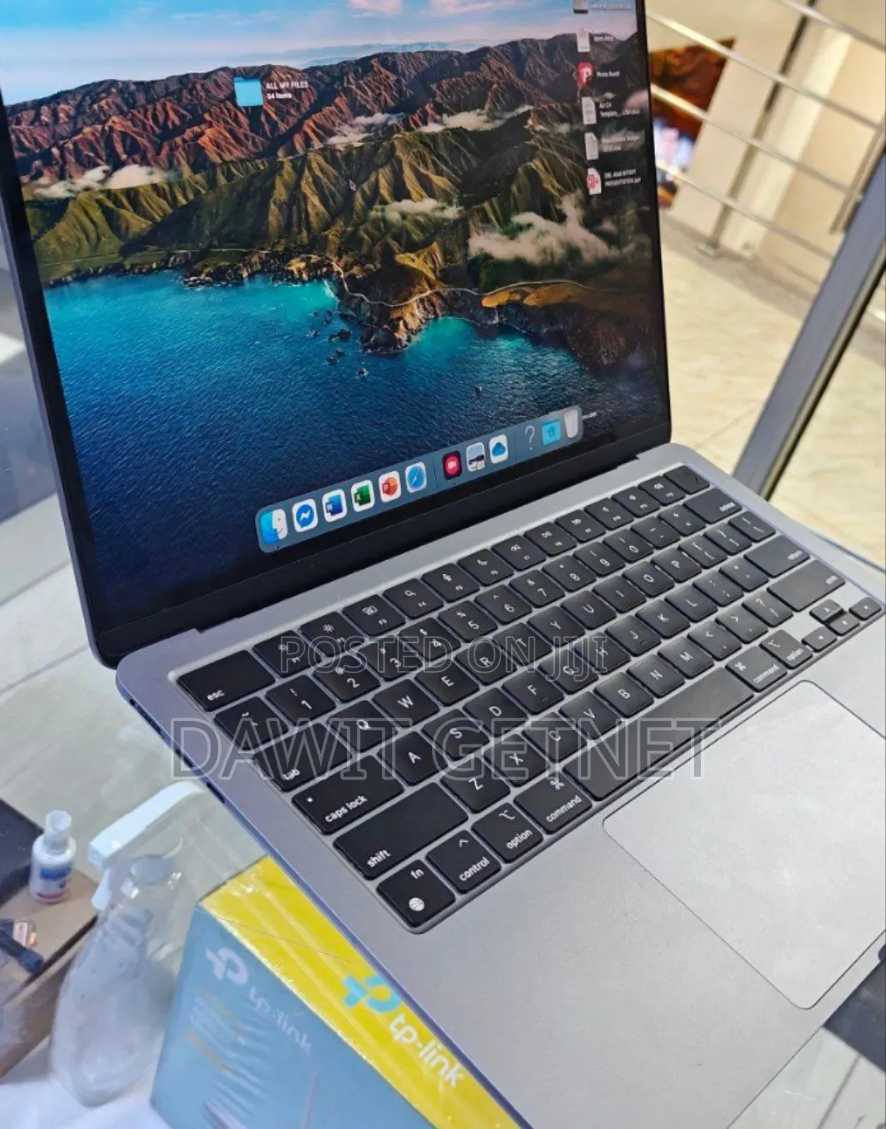 New Laptop Apple MacBook Air 2022 M2 8GB AMD A10 SSD 512GB