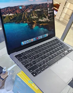 New Laptop Apple MacBook Air 2022 M2 8GB AMD A10 SSD 512GB