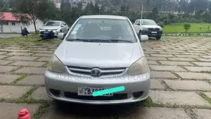 Toyota Platz 2005 Silver