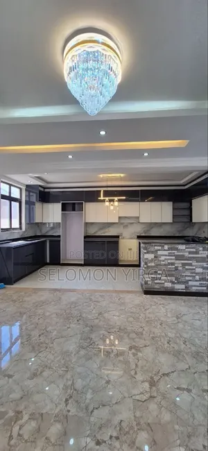 8bdrm Farm House in Adis Ababa, Bole for sale
