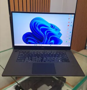 New Laptop Dell XPS 15 32GB Intel Core I9 SSD 2T