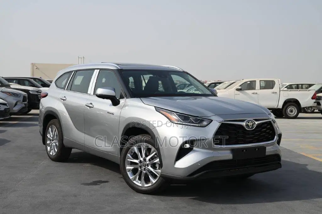 New Toyota Highlander Hybrid 2023 Silver