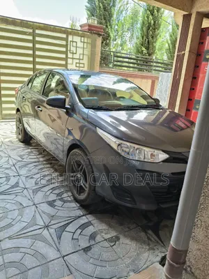 Toyota Yaris 2022 Black