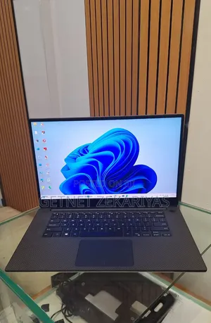 New Laptop Dell XPS 15 32GB Intel Core I9 SSD 2T