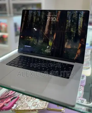 New Laptop Apple MacBook Pro M1 16GB Apple M1 Pro SSD 1T
