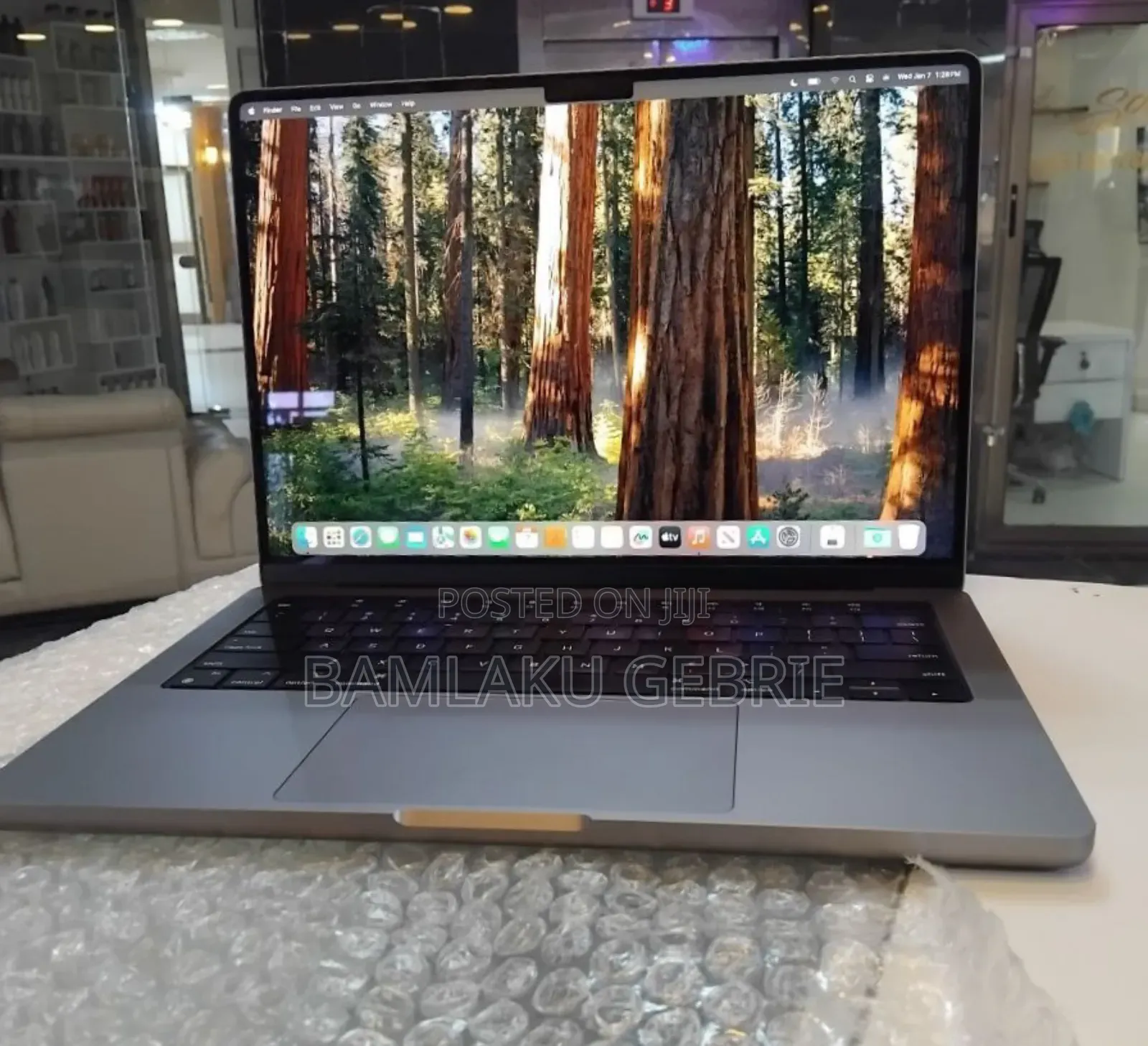 New Laptop Apple MacBook Pro 2021 M1 16GB Apple M1 Pro SSD 512GB