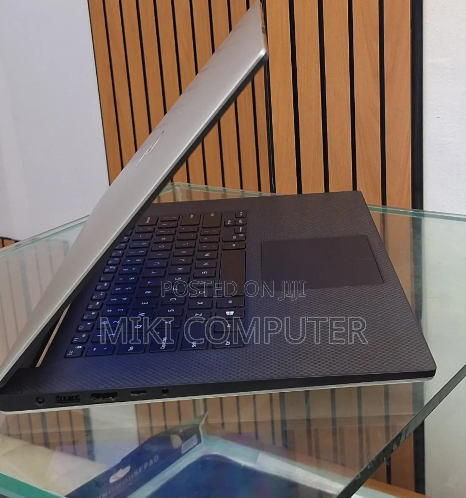 New Laptop Dell XPS 15 32GB Intel Core I9 SSD 2T