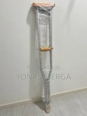Crutches Providing Stability and Durability/Inclusive of Underarm Pads