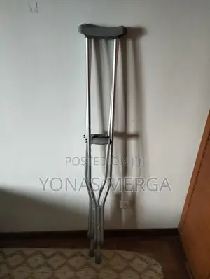 Axillary Crutches哥፹neck to Help Reduce Strain on the User's #Crutches