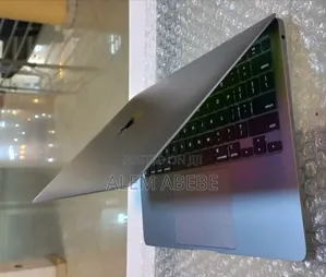New Laptop Apple MacBook Pro M1 8GB Apple M1 SSD 256GB