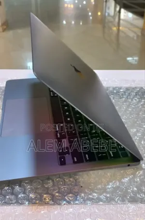 New Laptop Apple MacBook Pro M1 8GB Apple M1 SSD 256GB