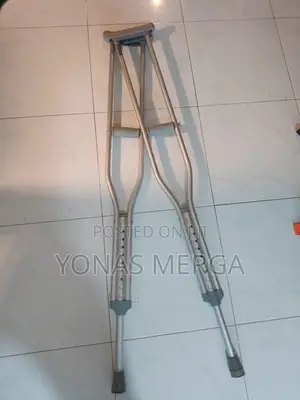 Adjustable Adult Crutch Aqua訊三crutches€0it's Important That a Reliable