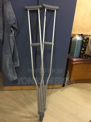 Crutches輝領crutches盍፬weight Rated To 150kg Per Crutch¿፱latex Grey Pads