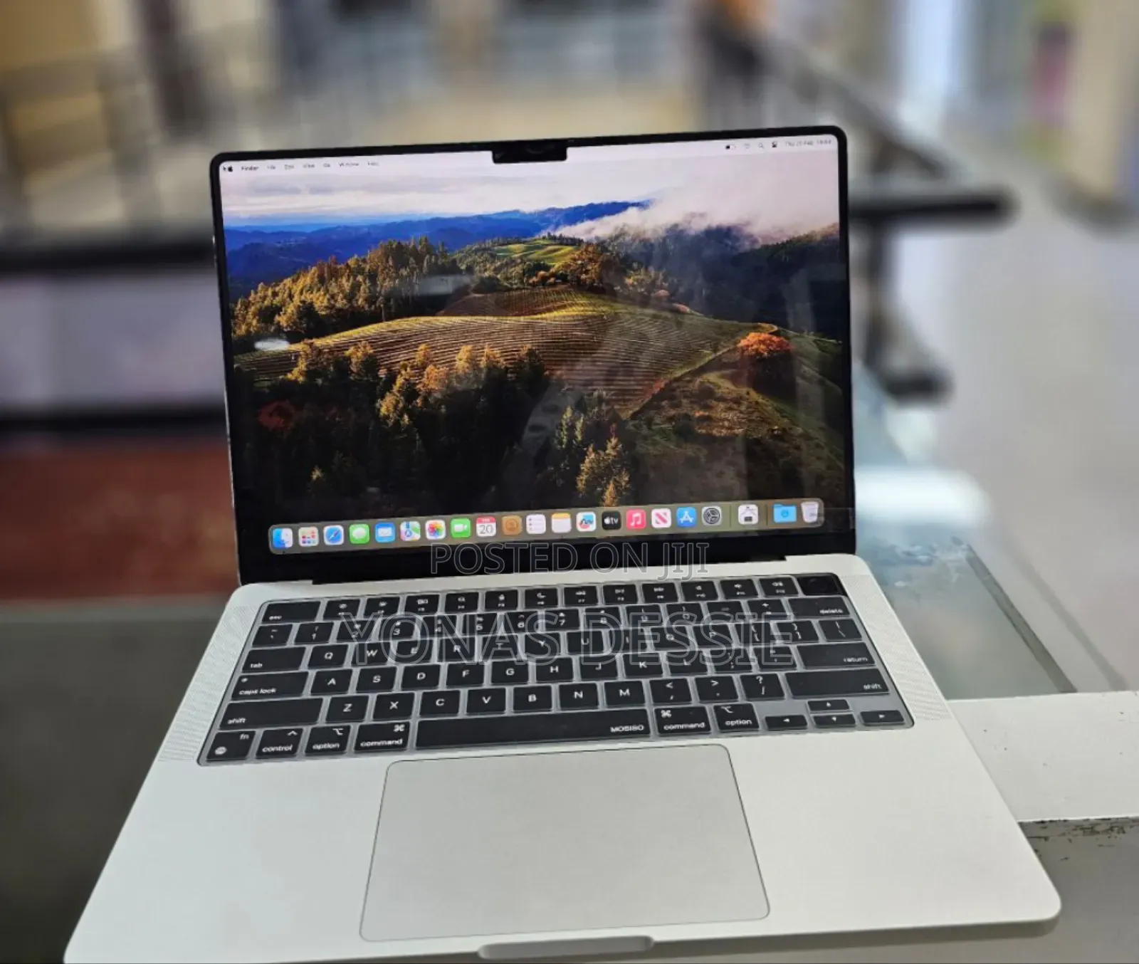 New Laptop Apple MacBook Pro 2023 M3 14-Inch 8GB SSD 512GB