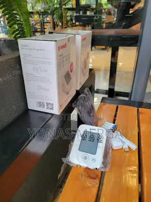 The Easy-to-Use Blood Pressure Monitor
Operated by a Single Button