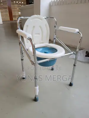 Portable Bucket醯፹fram Chair Bathroom局፪removable Pail for Easy Cleaning