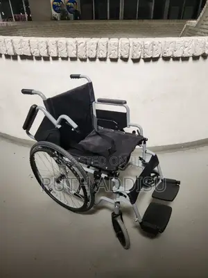 Cotten Seat Foldable Wheelchair名人wheelchair建設belted Wheelchair Medical
