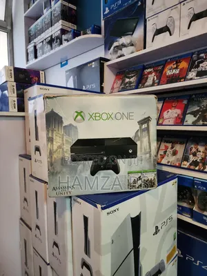 Xbox One+2 Joystick +Headset
