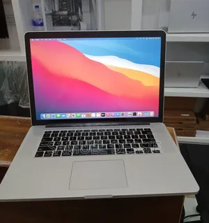 Laptop Apple MacBook Pro 2015 16GB Intel Core I7 SSD 256GB