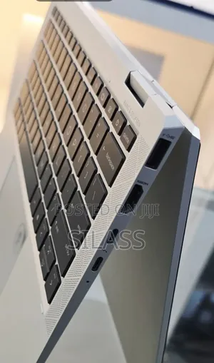 New Laptop HP EliteBook 1040 G8 16GB Intel Core i7 SSD 512GB