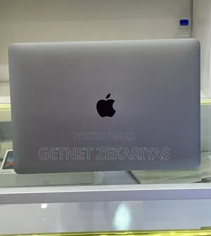 New Laptop Apple MacBook Pro 2017 16GB Intel Core I7 SSD 512GB