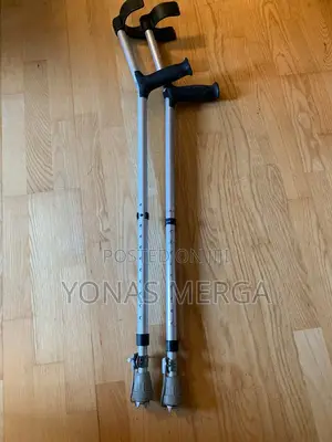 Crutches Are Ideal Leg Broke領癒crutches Are Suitable for Short- Long