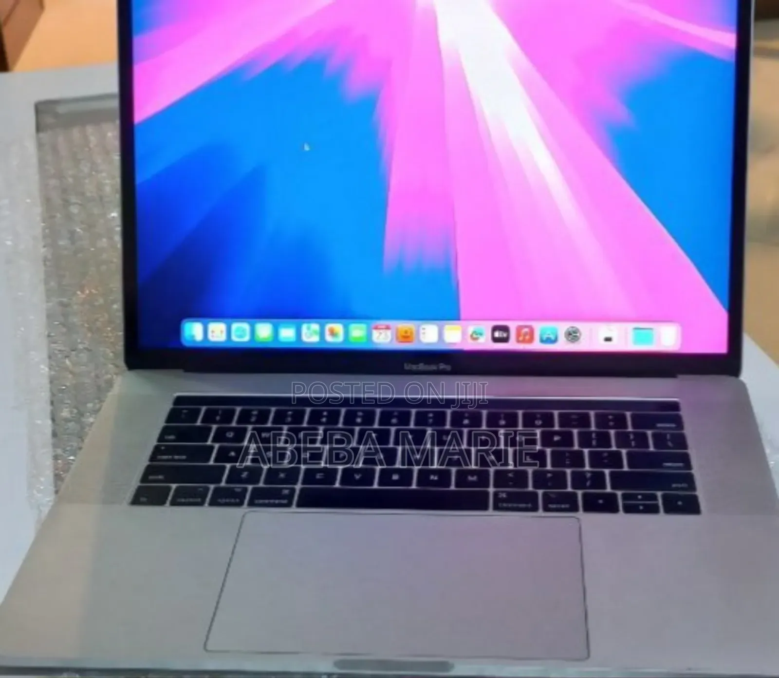 New Laptop Apple MacBook Pro 2017 16GB Intel Core i7 SSD 256GB