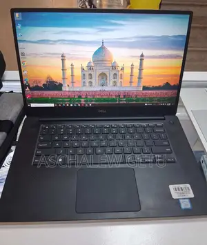 New Laptop Dell Precision 15 3520 16GB Intel Core I7 SSD 512GB