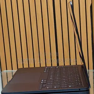 New Laptop Apple MacBook Air 2025 M4 13-Inch 16GB Apple M4 SSD 256GB