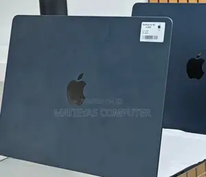 New Laptop Apple MacBook Air 2025 M4 13-Inch 16GB Apple M4 SSD 256GB