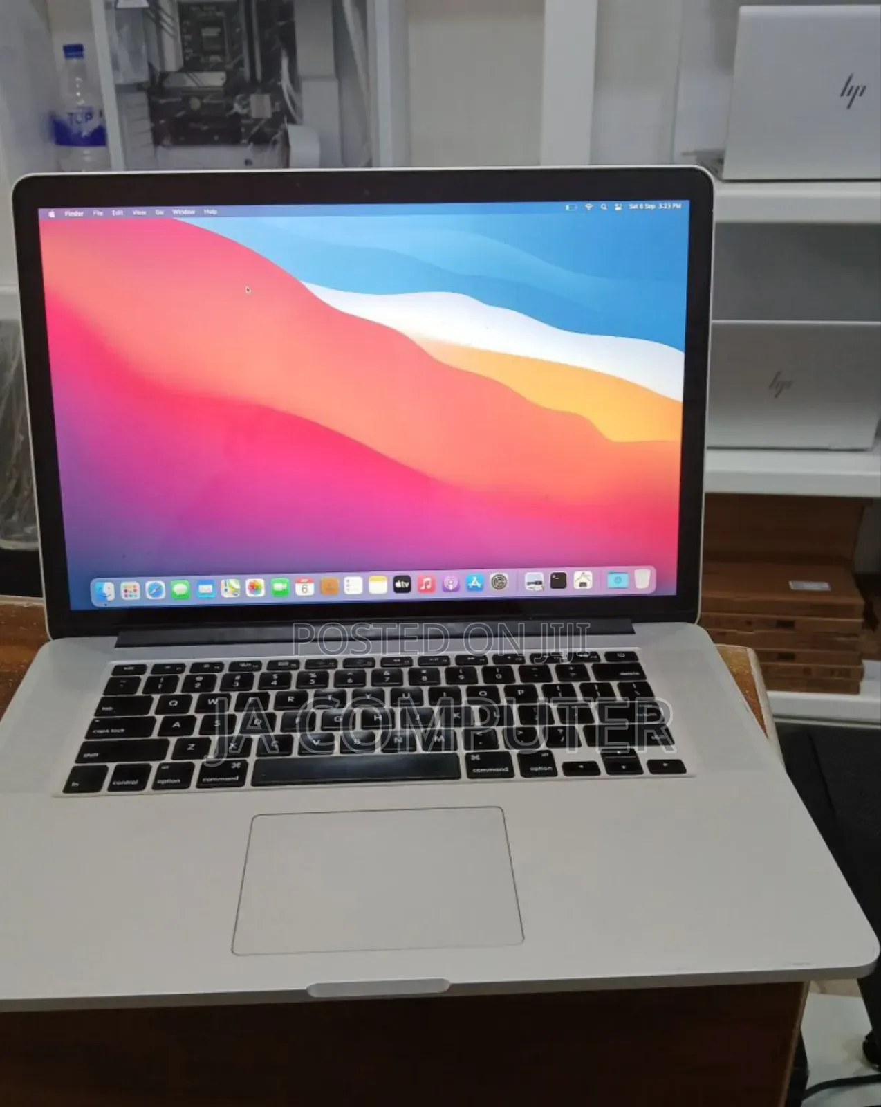 New Laptop Apple MacBook Pro 2015 16GB Intel Core I7 SSD 256GB