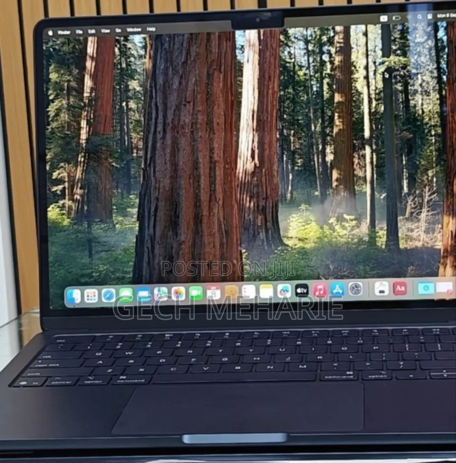 New Laptop Apple MacBook Air 2025 M4 13-Inch 16GB Apple M4 SSD 256GB