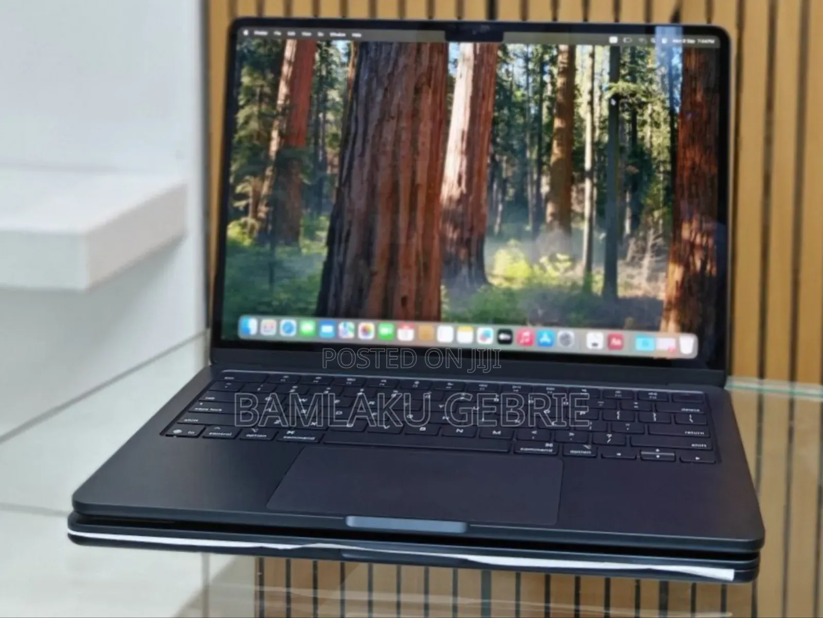 New Laptop Apple MacBook Air 2024 M3 13-Inch 16GB Apple M3 SSD 256GB
