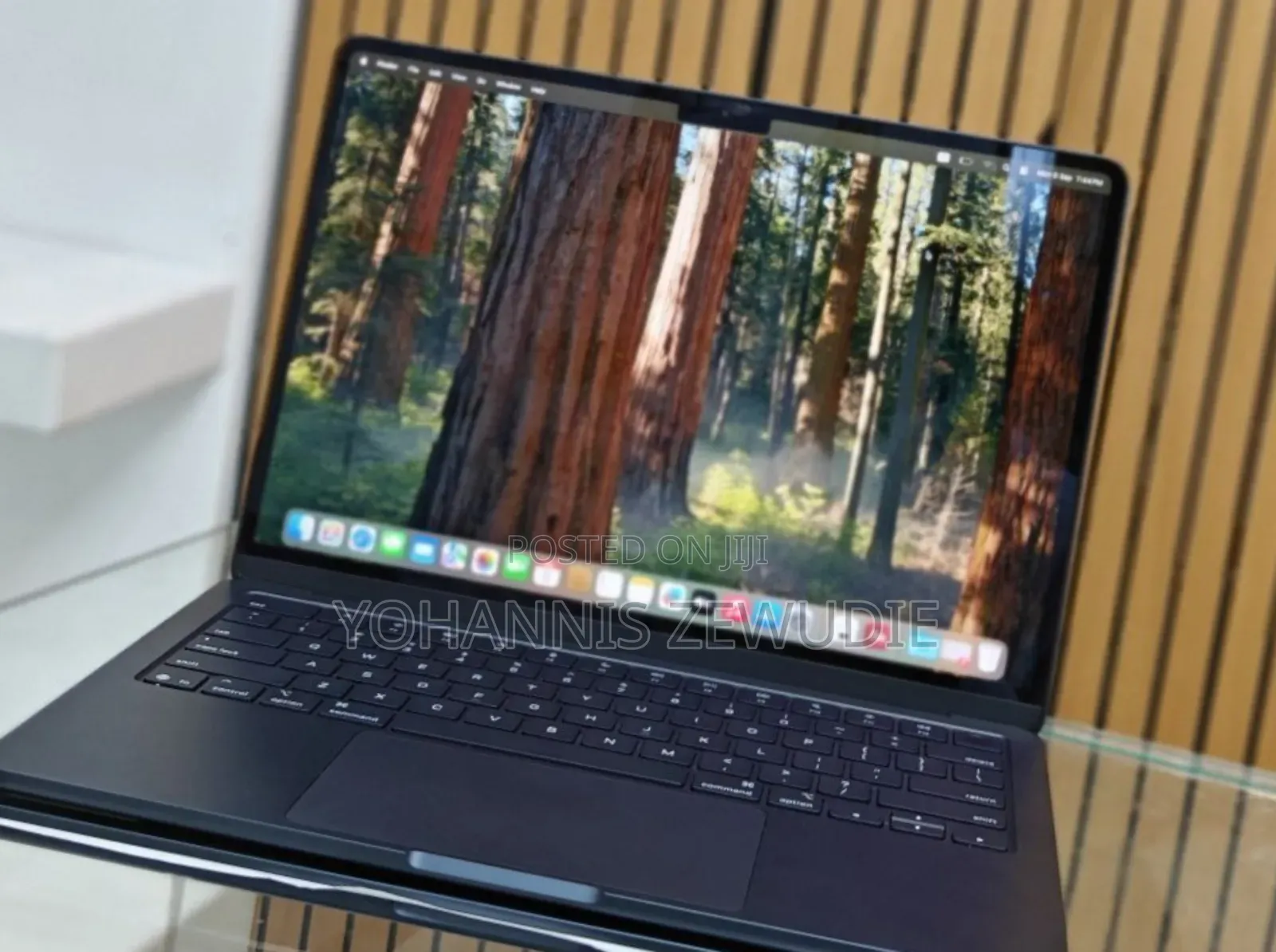 New Laptop Apple MacBook Air 2024 M3 16GB Apple M3 SSD 256GB