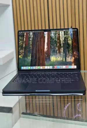 New Laptop Apple MacBook Air 2024 M3 13-Inch 16GB Apple M3 SSD 256GB