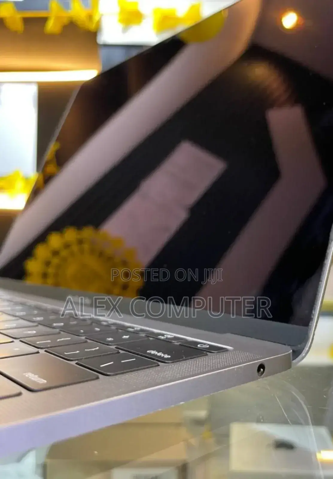 New Laptop Apple MacBook Pro 2017 8GB Intel Core I5 SSD 128GB