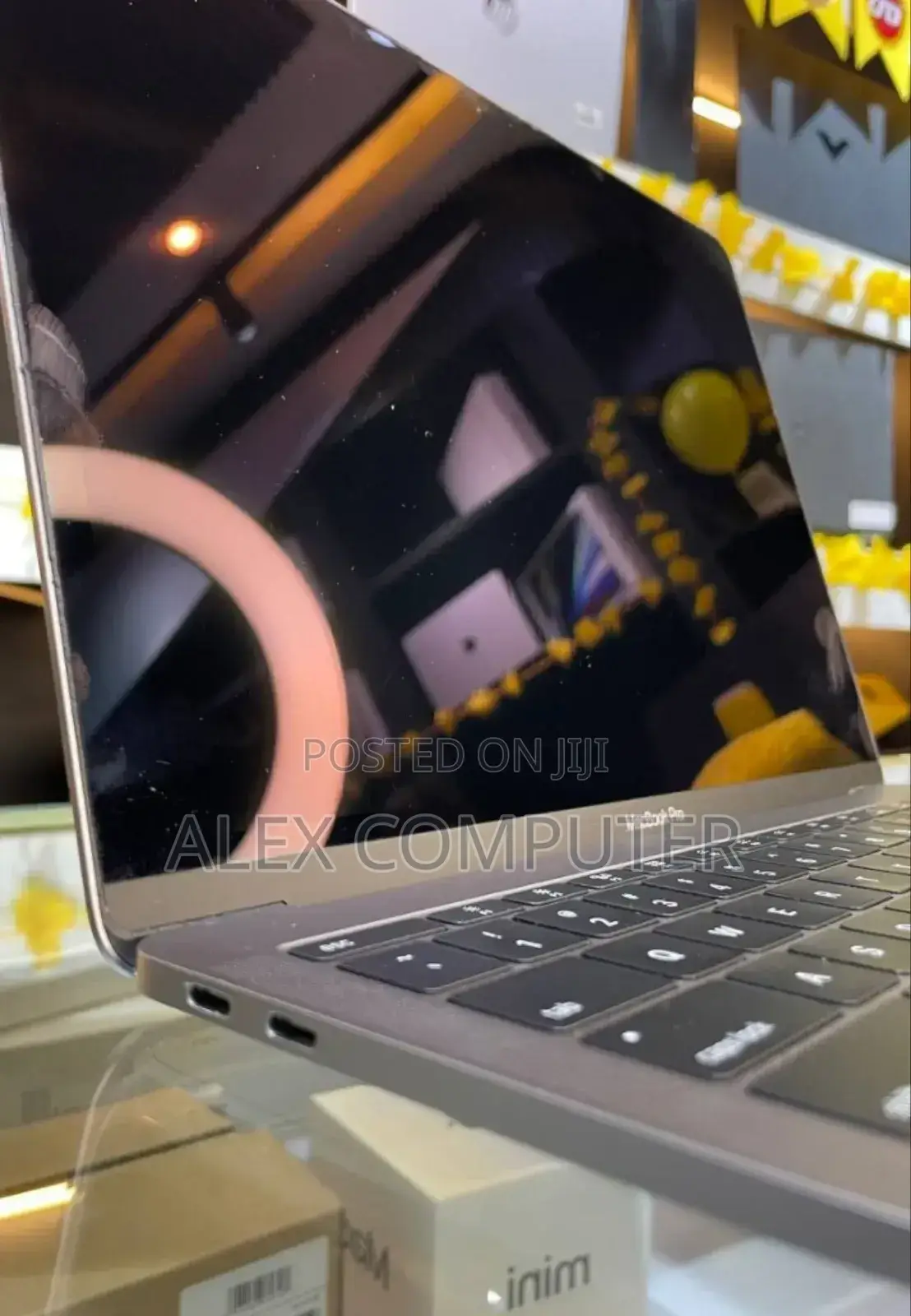 New Laptop Apple MacBook Pro 2017 8GB Intel Core I5 SSD 128GB