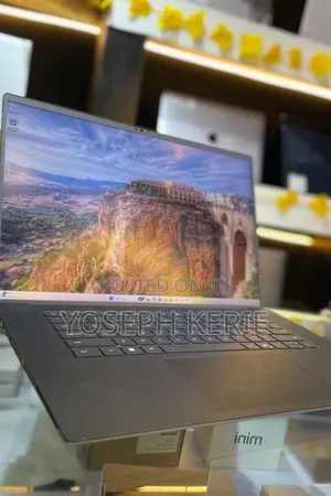 New Laptop Dell Precision 5690 32GB Intel Core Ultra 7 SSD 1T