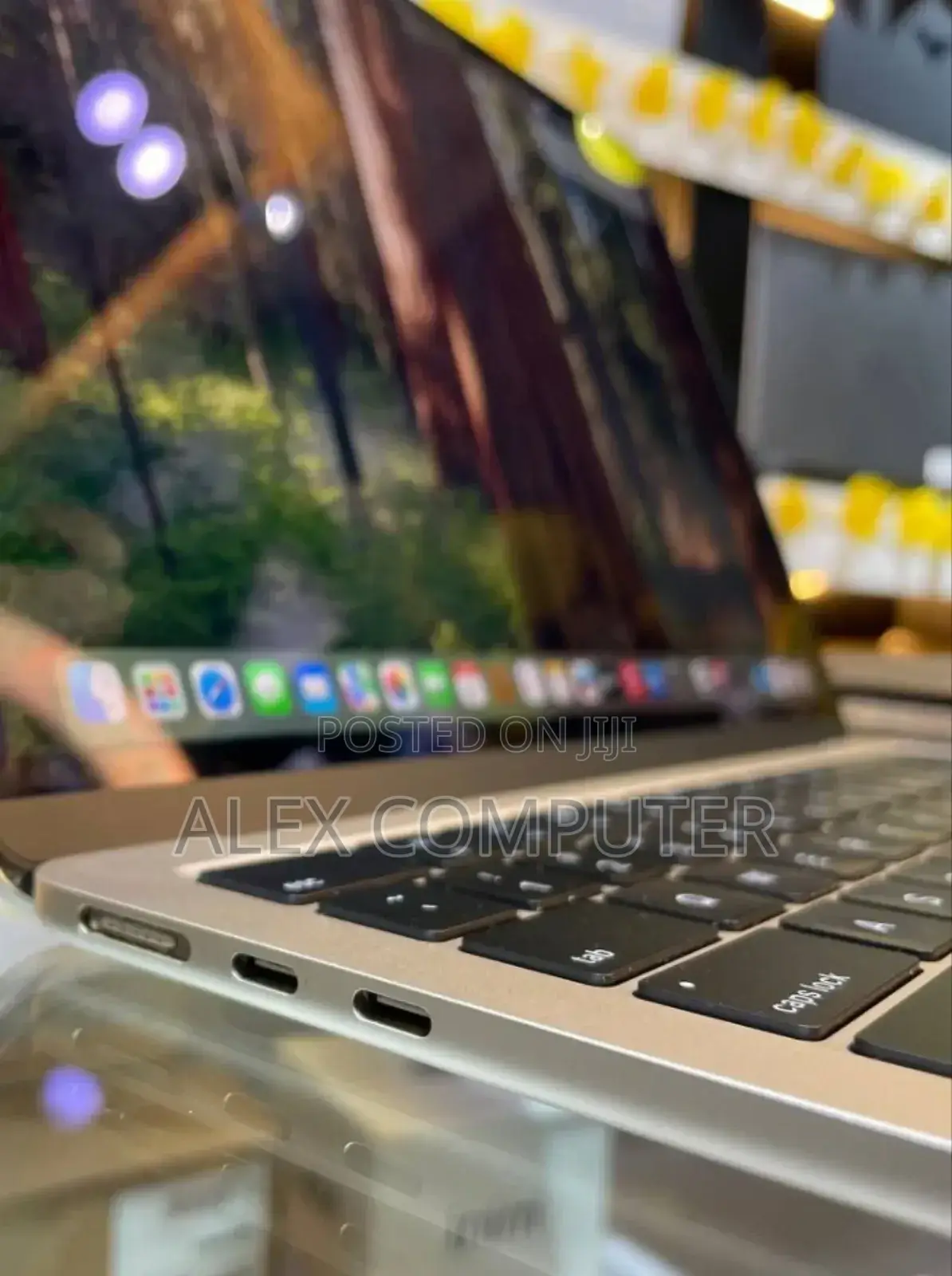 New Laptop Apple MacBook Air 2024 M3 13-Inch 16GB SSD 512GB