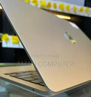 New Laptop Apple MacBook 2017 8GB Intel Core I5 SSD 128GB