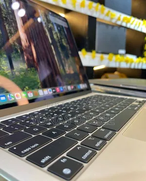 New Laptop Apple MacBook Air 2024 M3 13-Inch 16GB SSD 512GB