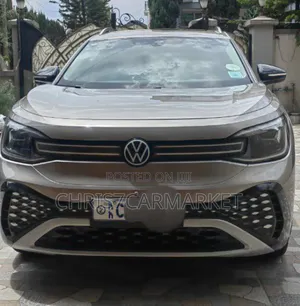Volkswagen ID.6 2024 Gold