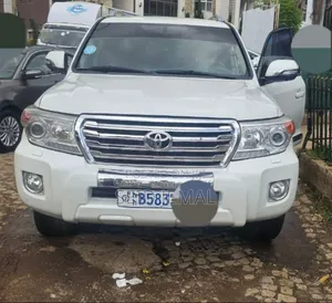 Toyota Land Cruiser 2012 White