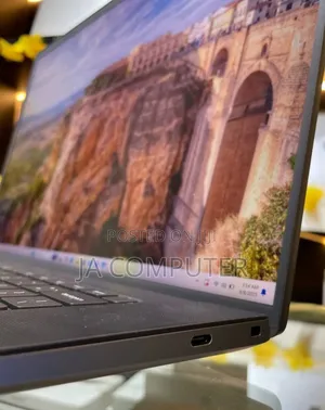 New Laptop Dell Precision 5690 32GB Intel Core Ultra 7 SSD 1T